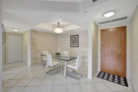 Condo in Aventura, Florida, 2 bedrooms  № 1331282 - photo 5