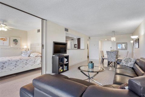 Condominio en venta en Hallandale Beach, Florida, 2 dormitorios, 99.87 m2 № 1035322 - foto 5