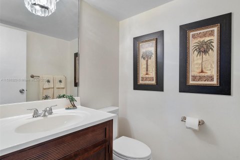 Condominio en venta en Hallandale Beach, Florida, 2 dormitorios, 99.87 m2 № 1035322 - foto 15