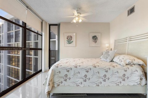 Купить кондоминиум в Халландейл-Бич, Флорида 2 спальни, 99.87м2, № 1035322 - фото 16