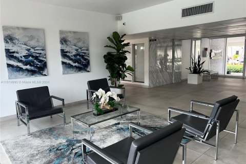 Condominio en venta en Hallandale Beach, Florida, 1 dormitorio, 85.93 m2 № 1241025 - foto 21