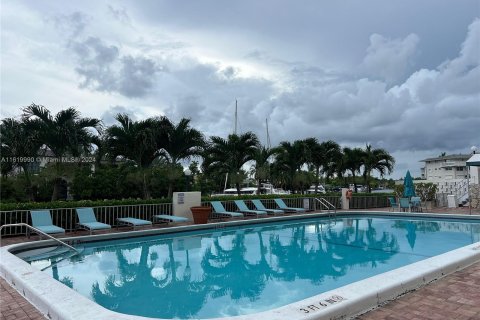 Condominio en venta en Hallandale Beach, Florida, 1 dormitorio, 85.93 m2 № 1241025 - foto 24