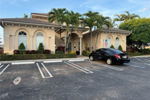 Touwnhouse à vendre à Doral, Floride: 5 chambres, 218.78 m2 № 1021802 - photo 11