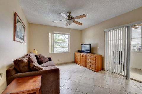 Condo in Delray Beach, Florida, 2 bedrooms  № 1065640 - photo 27