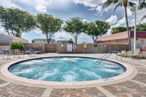 Condo in Delray Beach, Florida, 2 bedrooms  № 1065640 - photo 12