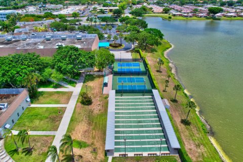 Condo in Delray Beach, Florida, 2 bedrooms  № 1065640 - photo 2