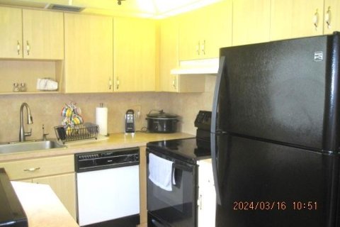 Condo in Delray Beach, Florida, 2 bedrooms  № 1074946 - photo 16