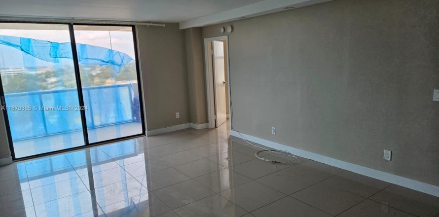 Condo à North Miami, Floride, 2 chambres  № 1404734