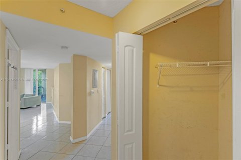 Copropriété à vendre à Fort Lauderdale, Floride: 2 chambres, 100.61 m2 № 1056676 - photo 27