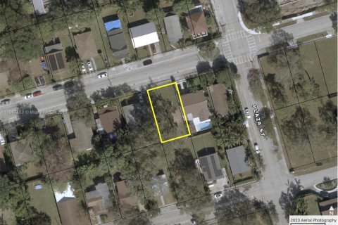 Commercial property in Miami, Florida № 1056675 - photo 1