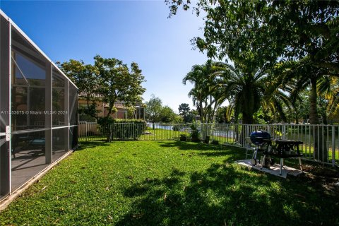 House in Coral Springs, Florida 4 bedrooms, 230.77 sq.m. № 1074124 - photo 3