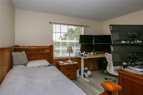 Купить виллу или дом в Корал-Спрингс, Флорида 4 спальни, 230.77м2, № 1074124 - фото 21