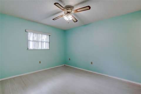 Condo in Hudson, Florida, 2 bedrooms  № 1352453 - photo 17