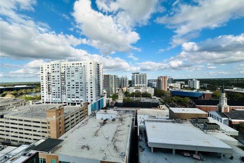 Condo in Orlando, Florida, 1 bedroom  № 1352430 - photo 14