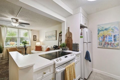 Copropriété à vendre à South Pasadena, Floride: 1 chambre, 55.74 m2 № 1352491 - photo 9