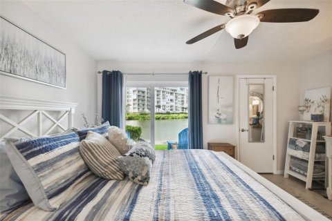 Condo in South Pasadena, Florida, 1 bedroom  № 1352491 - photo 13