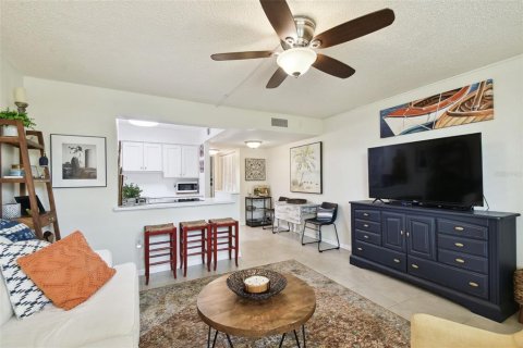 Condo in South Pasadena, Florida, 1 bedroom  № 1352491 - photo 6