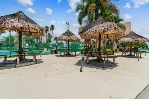 Condo in South Pasadena, Florida, 1 bedroom  № 1352491 - photo 23