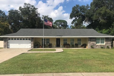 House in Ocala, Florida 3 bedrooms, 199.09 sq.m. № 1397994 - photo 1