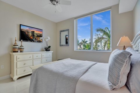 Condo in Fort Lauderdale, Florida, 2 bedrooms  № 1050973 - photo 2