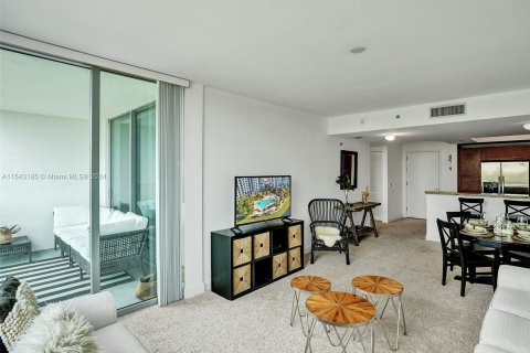 Condo in Sunrise, Florida, 2 bedrooms  № 1050929 - photo 15