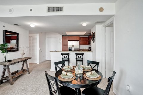 Condo in Sunrise, Florida, 2 bedrooms  № 1050929 - photo 18