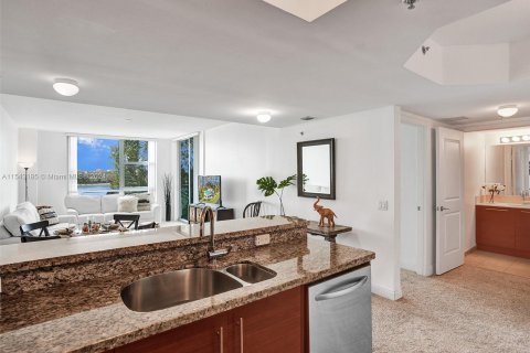 Condo in Sunrise, Florida, 2 bedrooms  № 1050929 - photo 9