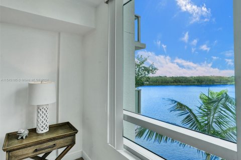 Copropriété à vendre à Sunrise, Floride: 2 chambres, 108.23 m2 № 1050929 - photo 22