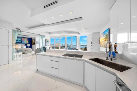 Condo in Miami Beach, Florida, 1 bedroom  № 1235392 - photo 6