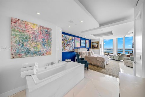 Condo in Miami Beach, Florida, 1 bedroom  № 1235392 - photo 19