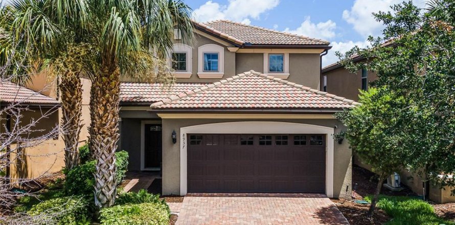 Casa en Kissimmee, Florida 5 dormitorios, 243.59 m2 № 1244872