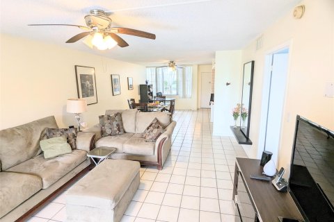 Copropriété à vendre à Lauderhill, Floride: 2 chambres, 110 m2 № 1047848 - photo 17