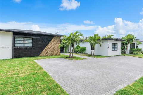 Casa en venta en Miami Beach, Florida, 4 dormitorios, 198.44 m2 № 1396912 - foto 3