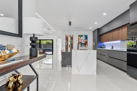 Casa en venta en Miami Beach, Florida, 4 dormitorios, 198.44 m2 № 1396912 - foto 30