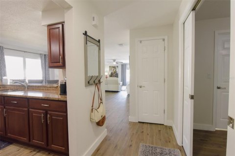 Condo in Punta Gorda, Florida, 2 bedrooms  № 1243638 - photo 2