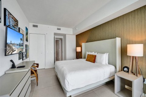 Condominio en venta en Hollywood, Florida, 1 dormitorio, 78.97 m2 № 1043872 - foto 9