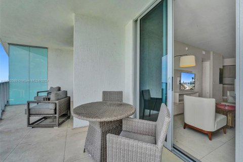 Condominio en venta en Hollywood, Florida, 1 dormitorio, 78.97 m2 № 1043872 - foto 17