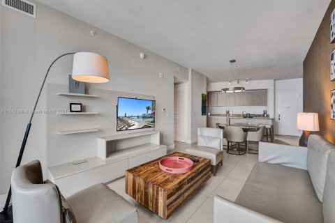 Condominio en venta en Hollywood, Florida, 1 dormitorio, 78.97 m2 № 1043872 - foto 5