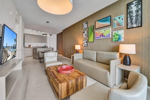 Condominio en venta en Hollywood, Florida, 1 dormitorio, 78.97 m2 № 1043872 - foto 4