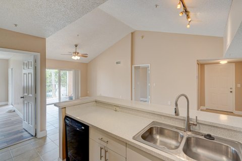 Condo in Coconut Creek, Florida, 2 bedrooms  № 1056894 - photo 2