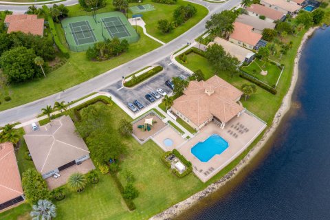 Villa ou maison à vendre à Stuart, Floride: 4 chambres, 224.36 m2 № 1226913 - photo 4