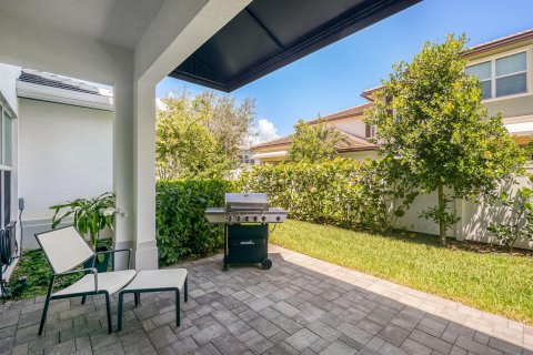 Townhouse in Palm Beach Gardens, Florida 3 bedrooms, 199.18 sq.m. № 1226900 - photo 8