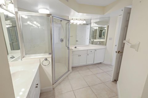 Condo in Hutchinson Island South, Florida, 2 bedrooms  № 1038345 - photo 24