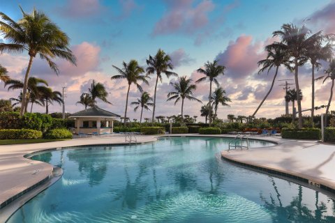 Condo in Hutchinson Island South, Florida, 2 bedrooms  № 1038345 - photo 29