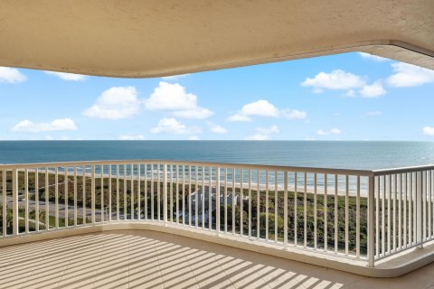 Condo in Hutchinson Island South, Florida, 2 bedrooms  № 1038345 - photo 23