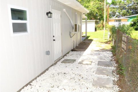 House in Tampa, Florida 4 bedrooms, 121.42 sq.m. № 1409997 - photo 26