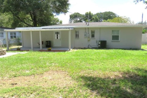 House in Tampa, Florida 4 bedrooms, 121.42 sq.m. № 1409997 - photo 30