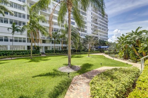 Copropriété à vendre à Fort Lauderdale, Floride: 2 chambres, 124.86 m2 № 1061310 - photo 24