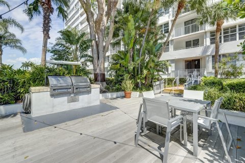 Copropriété à vendre à Fort Lauderdale, Floride: 2 chambres, 124.86 m2 № 1061310 - photo 8