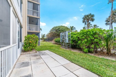 Condominio en venta en Riviera Beach, Florida, 2 dormitorios, 80.64 m2 № 1018012 - foto 16